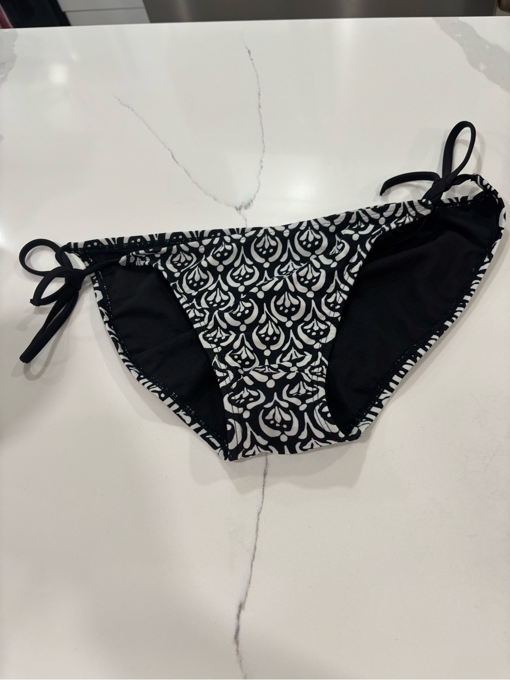Old Navy Black & White Floral Tie-Side Bikini Bottom